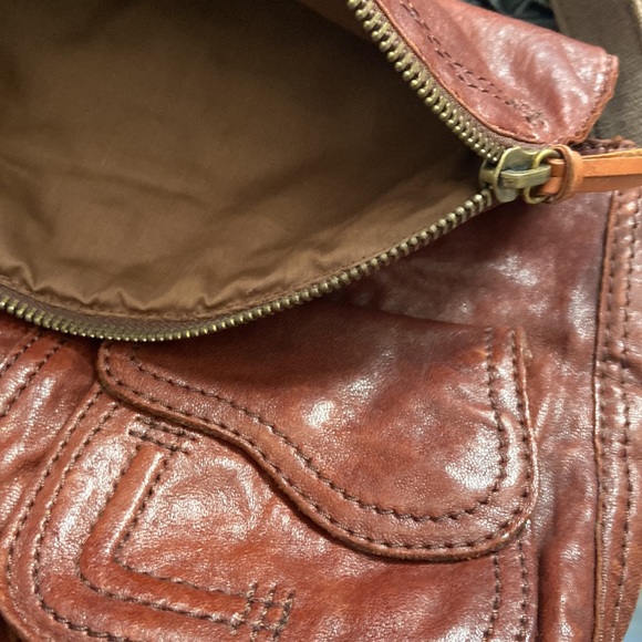 Beautiful classic Lucky Brand Leather Mahogany Hobo EUC - Picture 3 of 7